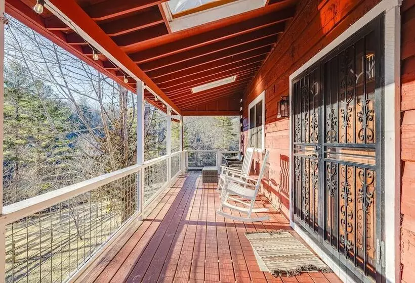 Red Cedar By Avantstay Cabin W/ Hot Tub + Views!