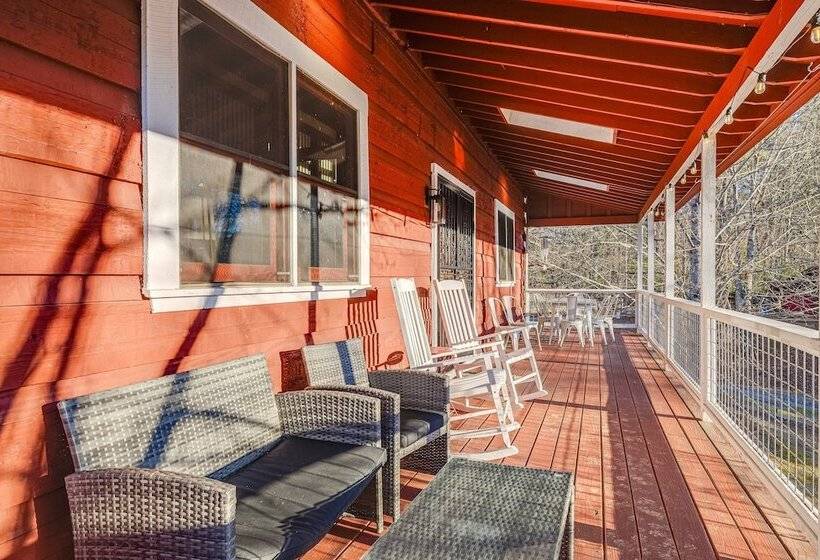 Red Cedar By Avantstay Cabin W/ Hot Tub + Views!