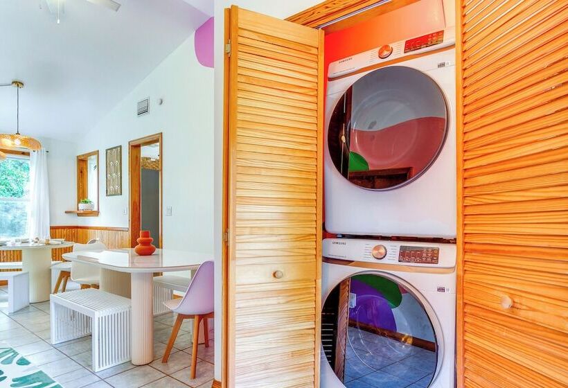 Retro Tropical Pensacola Home   3 Mi To Downtown!