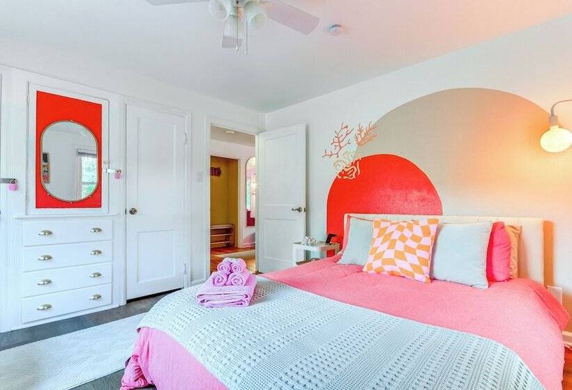 Retro Tropical Pensacola Home   3 Mi To Downtown!