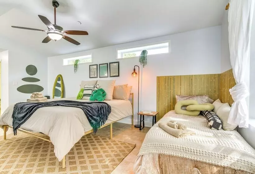 Retro Tropical Pensacola Home   3 Mi To Downtown!