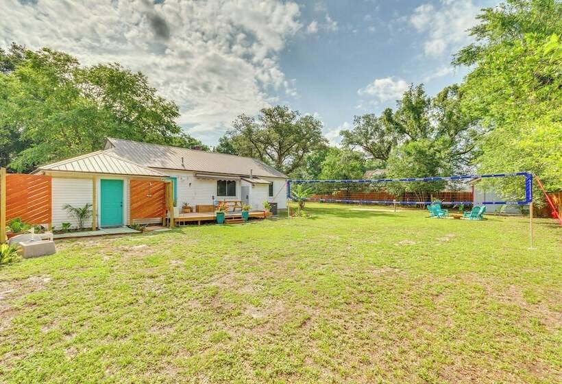Retro Tropical Pensacola Home   3 Mi To Downtown!