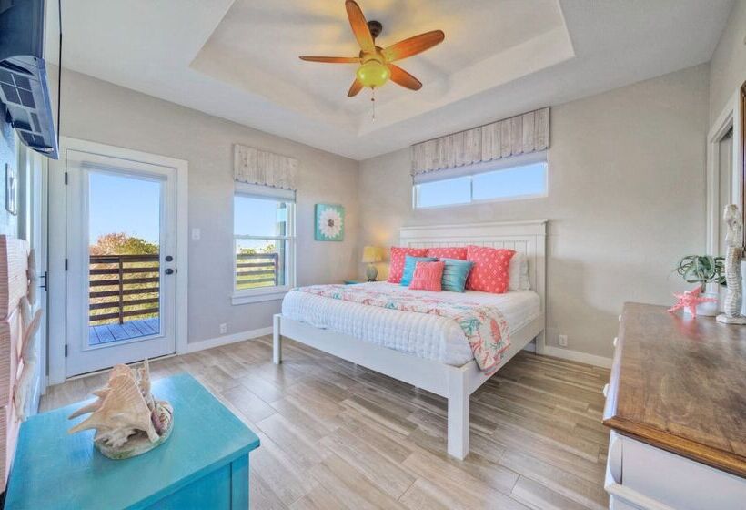 Sapphire Breeze By Avantstay Pool, Walk To Beach