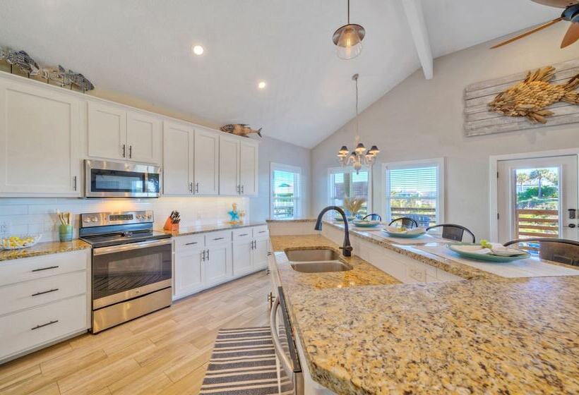 Sapphire Breeze By Avantstay Pool, Walk To Beach