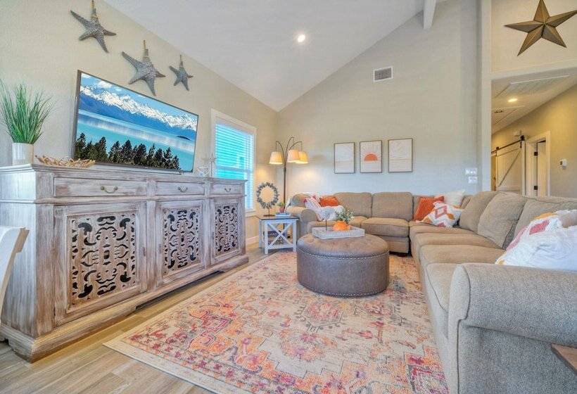 Sapphire Breeze By Avantstay Pool, Walk To Beach