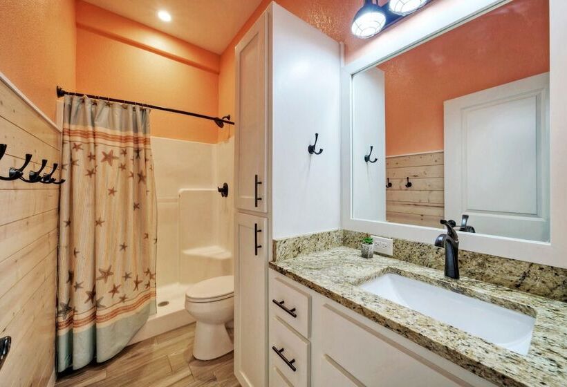 Sapphire Breeze By Avantstay Pool, Walk To Beach