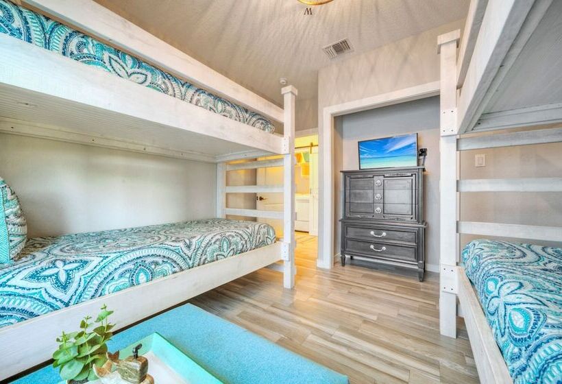 Sapphire Breeze By Avantstay Pool, Walk To Beach