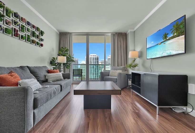 Spectacular Bay View 1bd 2baths In Grove