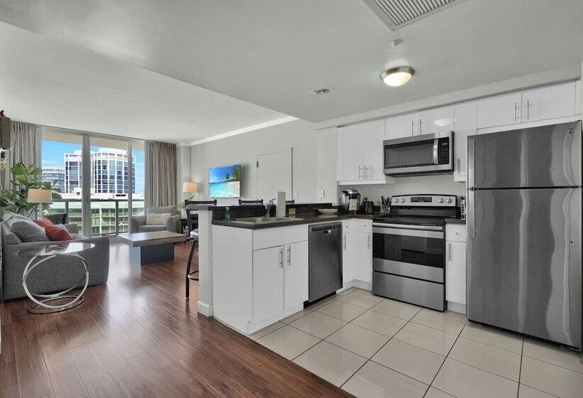 Spectacular Bay View 1bd 2baths In Grove