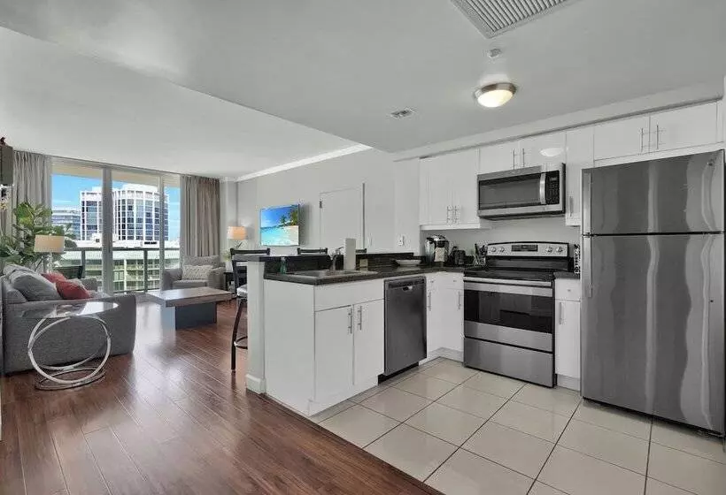 Spectacular Bay View 1bd 2baths In Grove