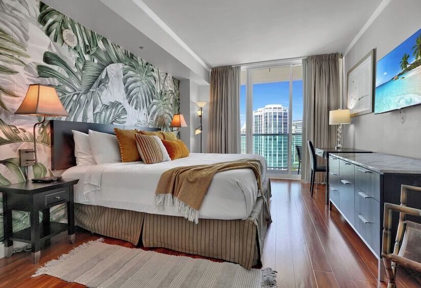 Spectacular Bay View 1bd 2baths In Grove