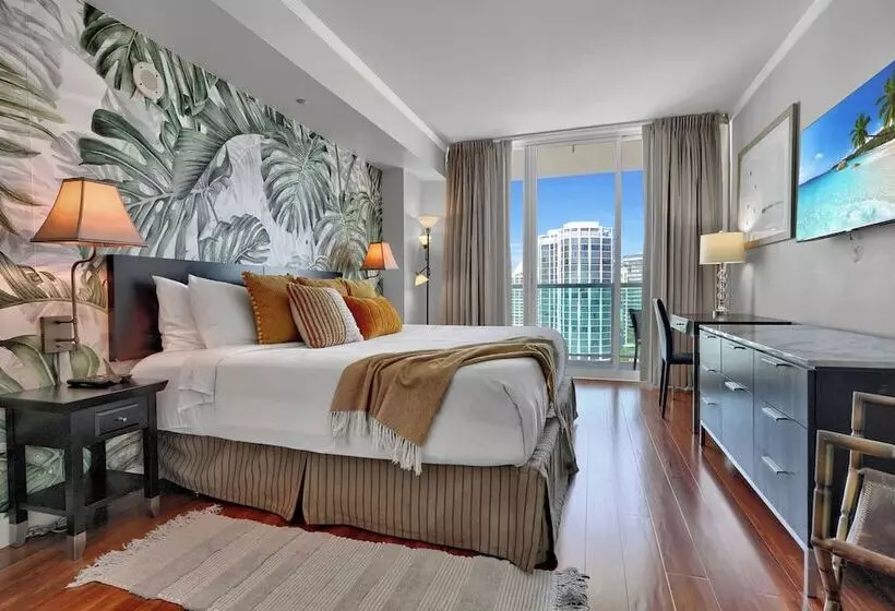 Spectacular Bay View 1bd 2baths In Grove