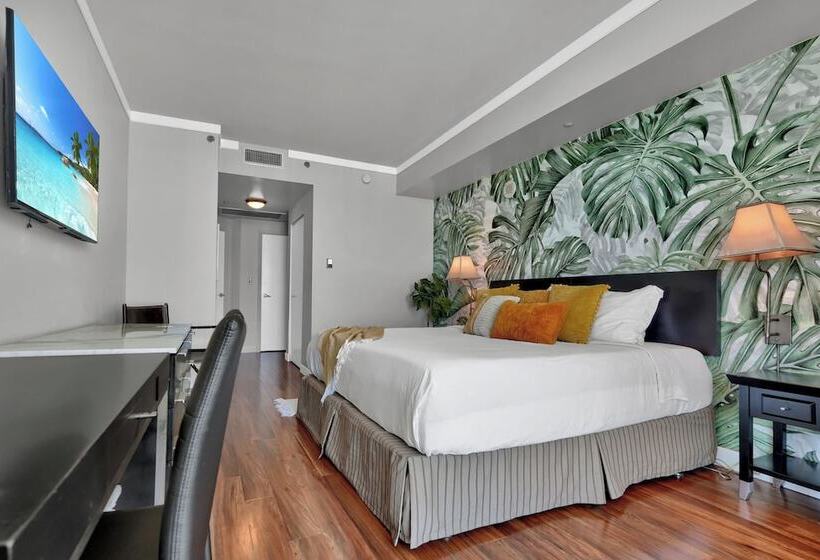 Spectacular Bay View 1bd 2baths In Grove