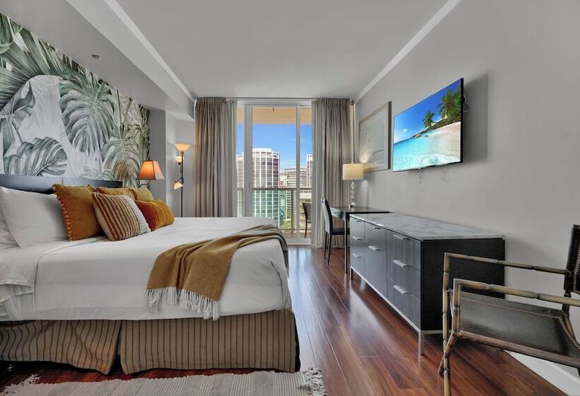 Spectacular Bay View 1bd 2baths In Grove