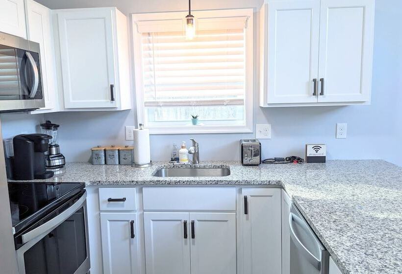 Woodland Chalet By Avantstay Deck + Lake Access