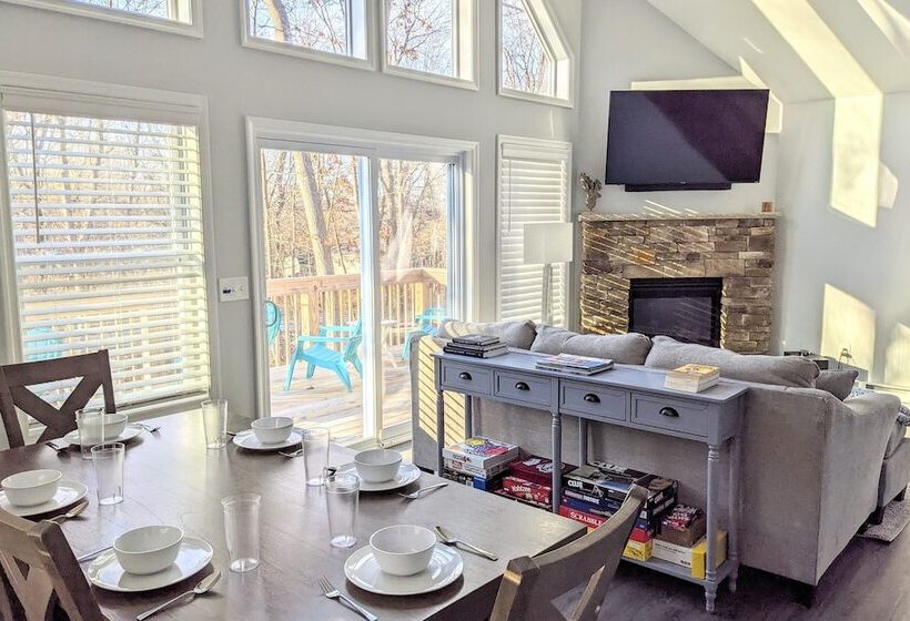 Woodland Chalet By Avantstay Deck + Lake Access