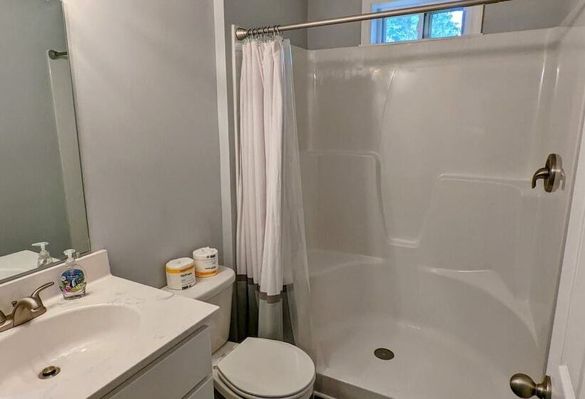 Woodland Chalet By Avantstay Deck + Lake Access