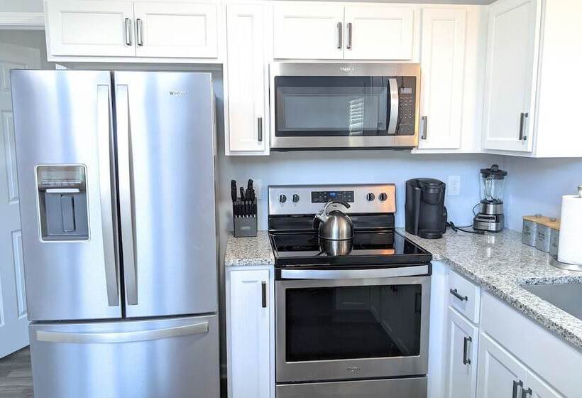 Woodland Chalet By Avantstay Deck + Lake Access