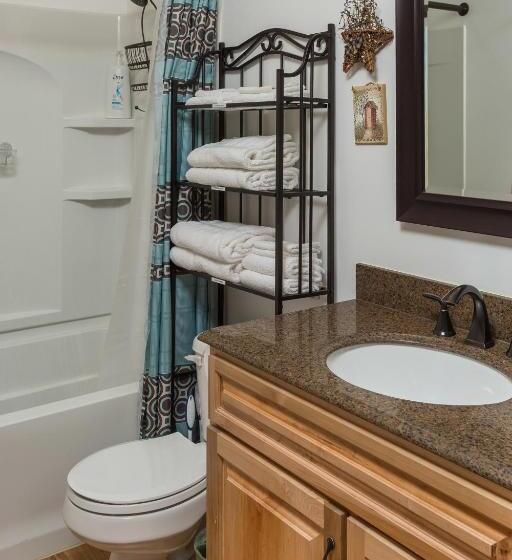 Alaska Knotty Pine B&b