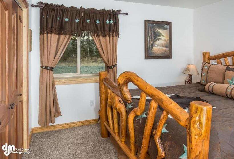 Alaska Knotty Pine B&b