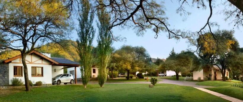 Altos De Belgrano Hotel Cabañas Golf Y Spa