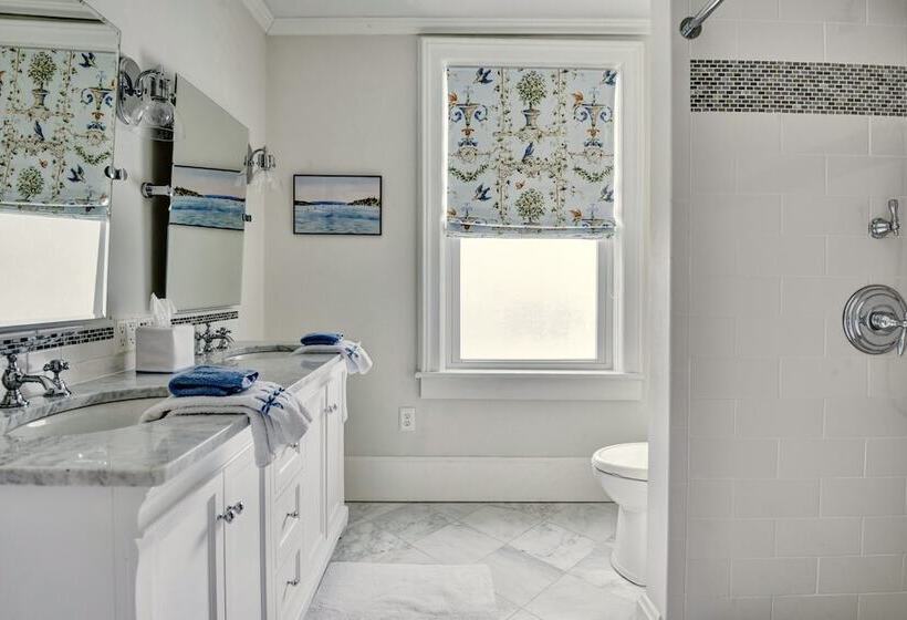 צימר 34 State Historic Luxury Suites Skaneateles