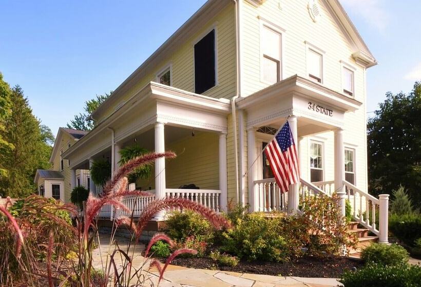צימר 34 State Historic Luxury Suites Skaneateles