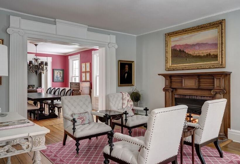 צימר 34 State Historic Luxury Suites Skaneateles