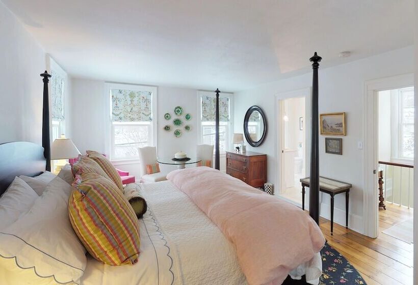 צימר 34 State Historic Luxury Suites Skaneateles