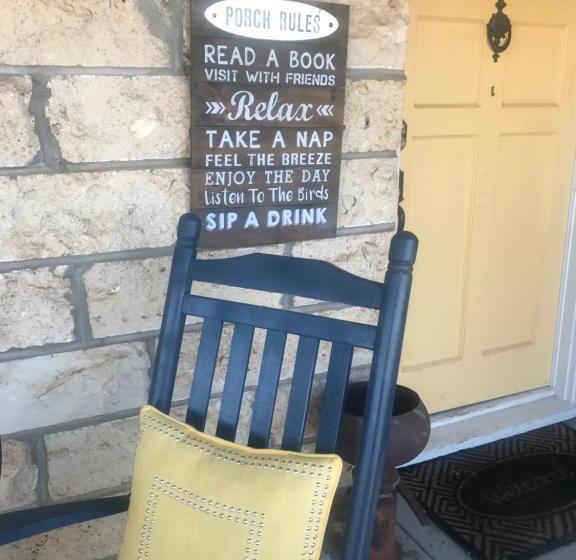 مبيت وإفطار At Nana's Guesthouse