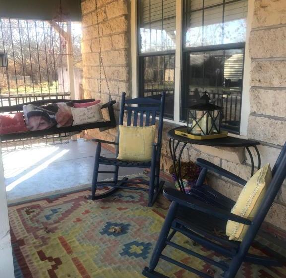 مبيت وإفطار At Nana's Guesthouse