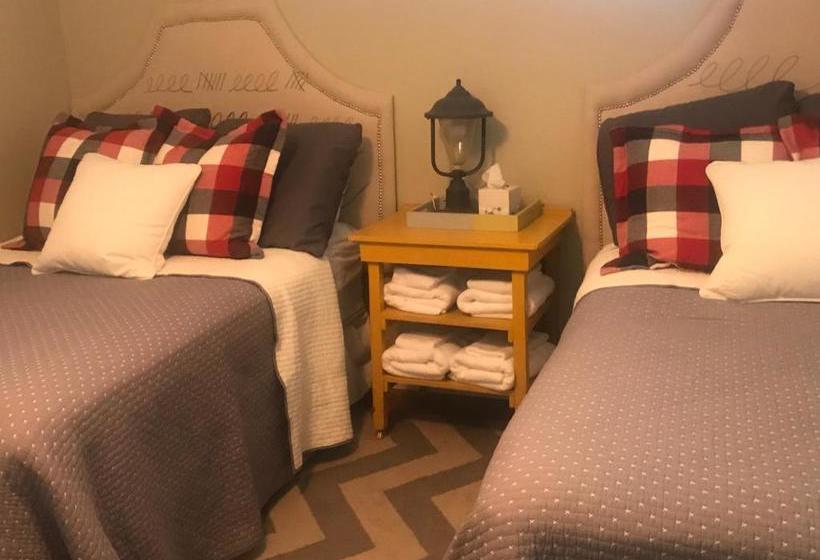 مبيت وإفطار At Nana's Guesthouse