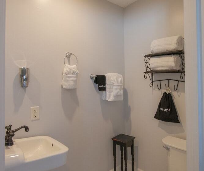 住宿加早餐  Inn On Charlotte