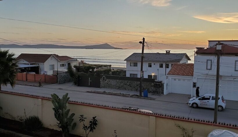 مبيت وإفطار Playa Hermosa Inn At The Beach