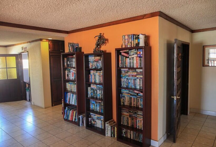 مبيت وإفطار Playa Hermosa Inn At The Beach