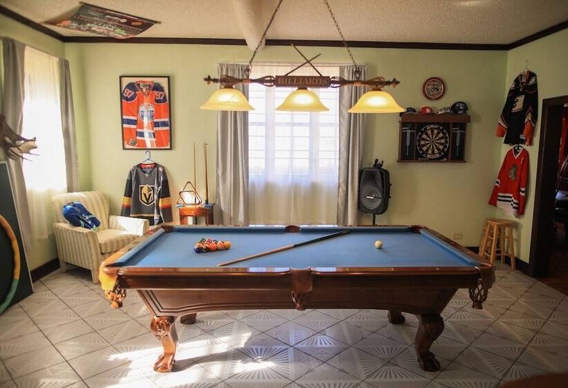 مبيت وإفطار Playa Hermosa Inn At The Beach