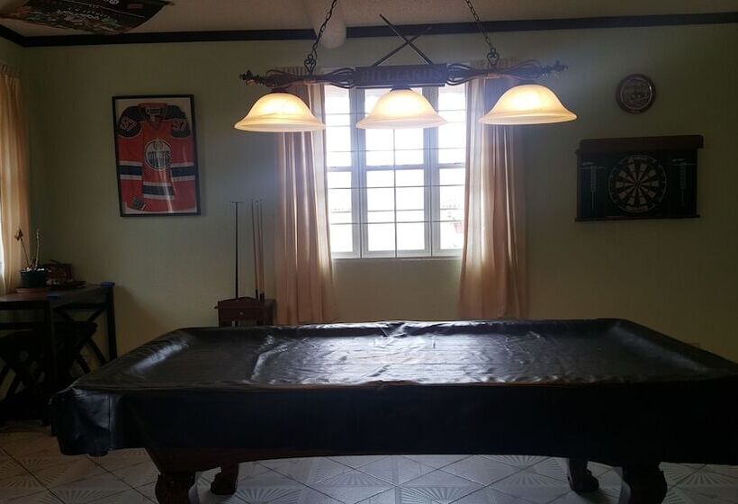 مبيت وإفطار Playa Hermosa Inn At The Beach