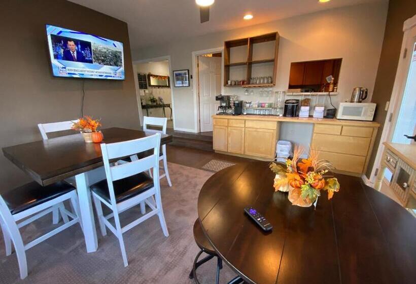 مبيت وإفطار Skyridge Inn