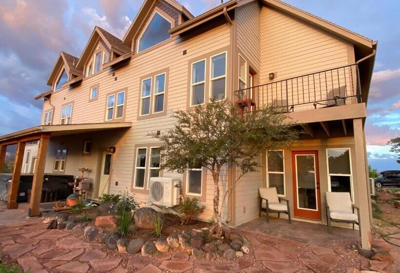 مبيت وإفطار Skyridge Inn