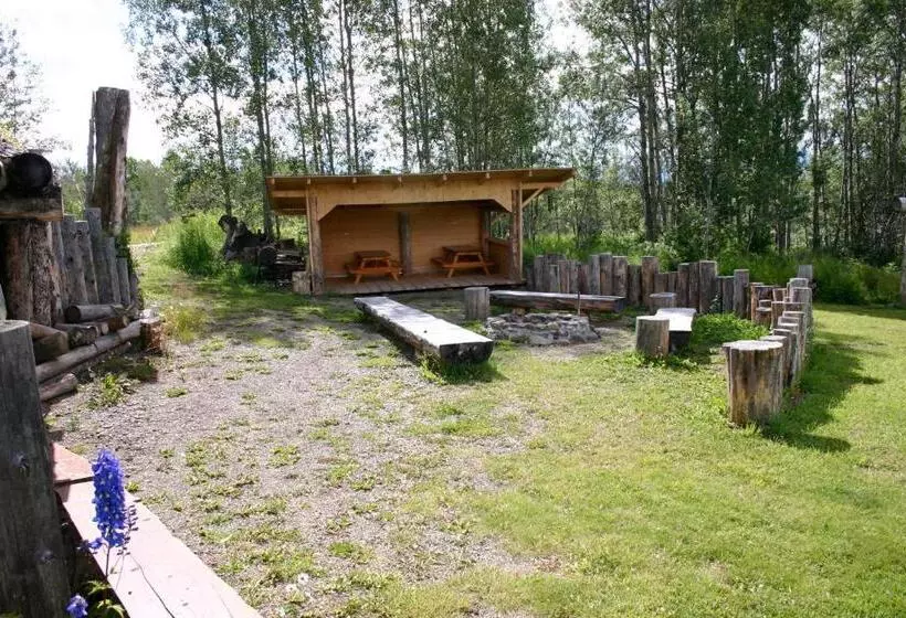 ベッドアンドブレックファースト Smithers Driftwood Lodge