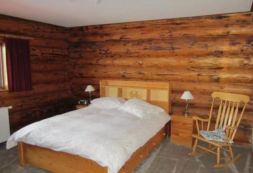 ベッドアンドブレックファースト Smithers Driftwood Lodge