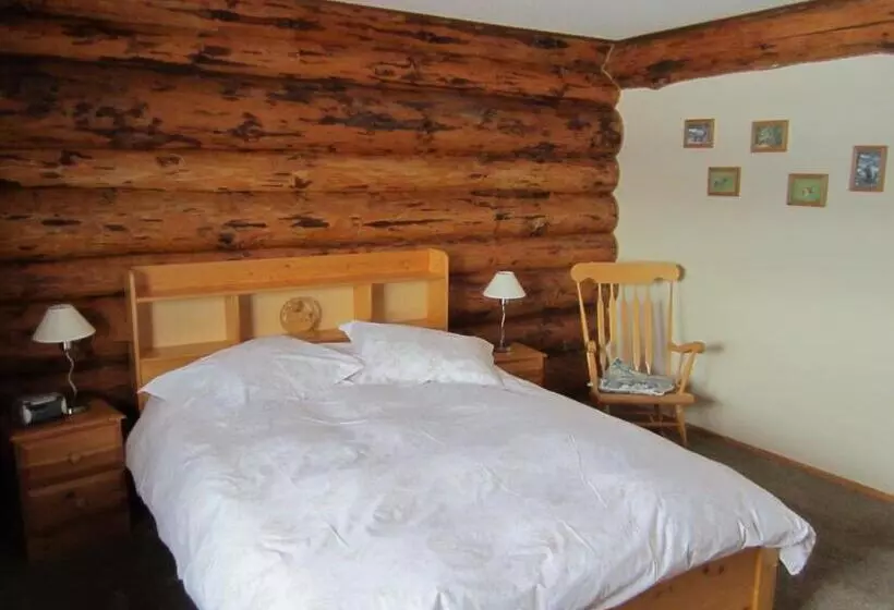 ベッドアンドブレックファースト Smithers Driftwood Lodge