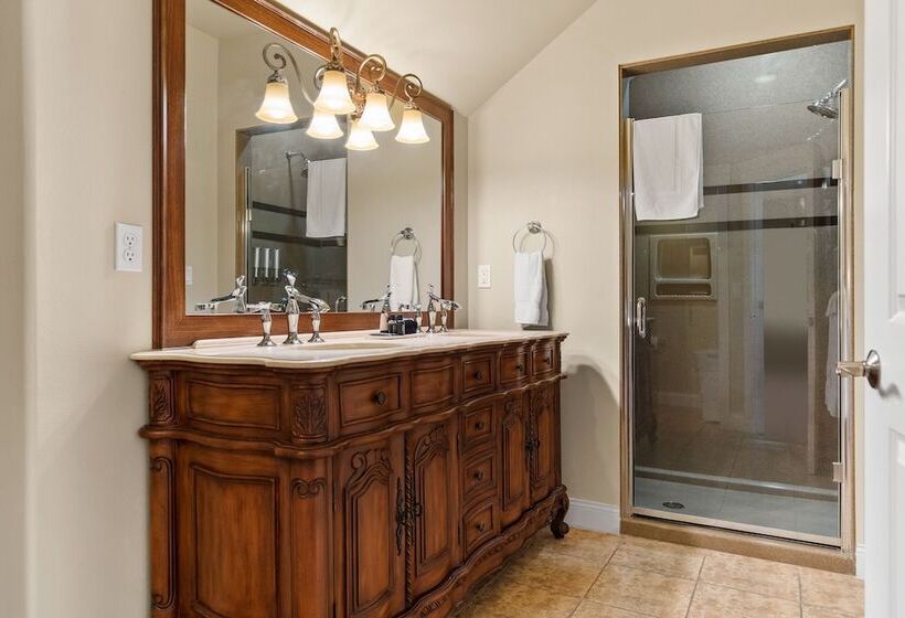 צימר Summer Creek Inn