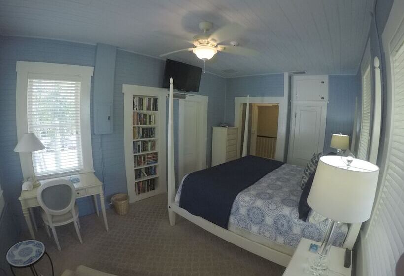 تختخواب و صبحانه The Hibiscus House