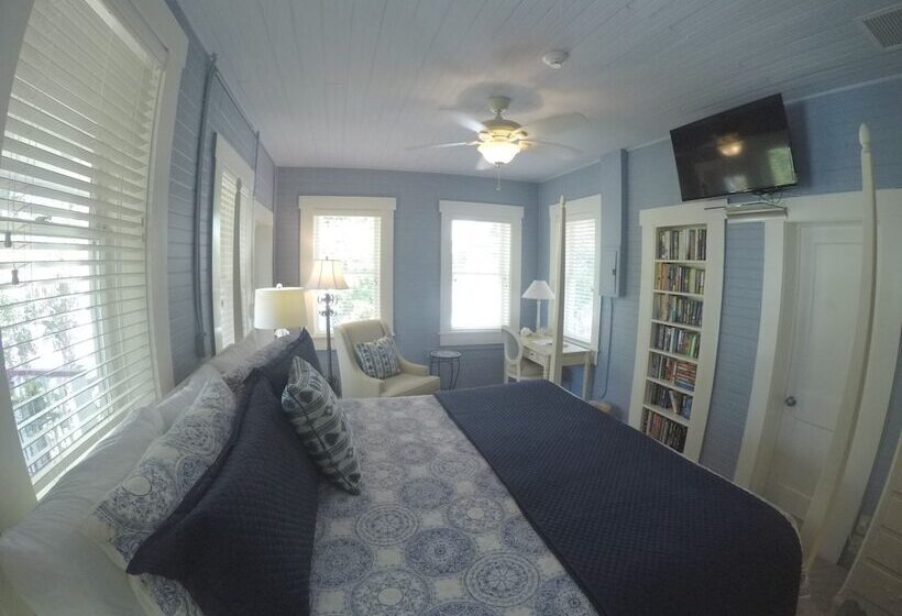 تختخواب و صبحانه The Hibiscus House