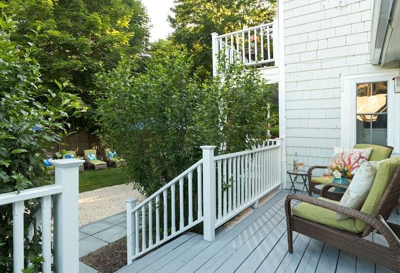 Aamiaismajoitus (B&B) West Neck Guesthouse