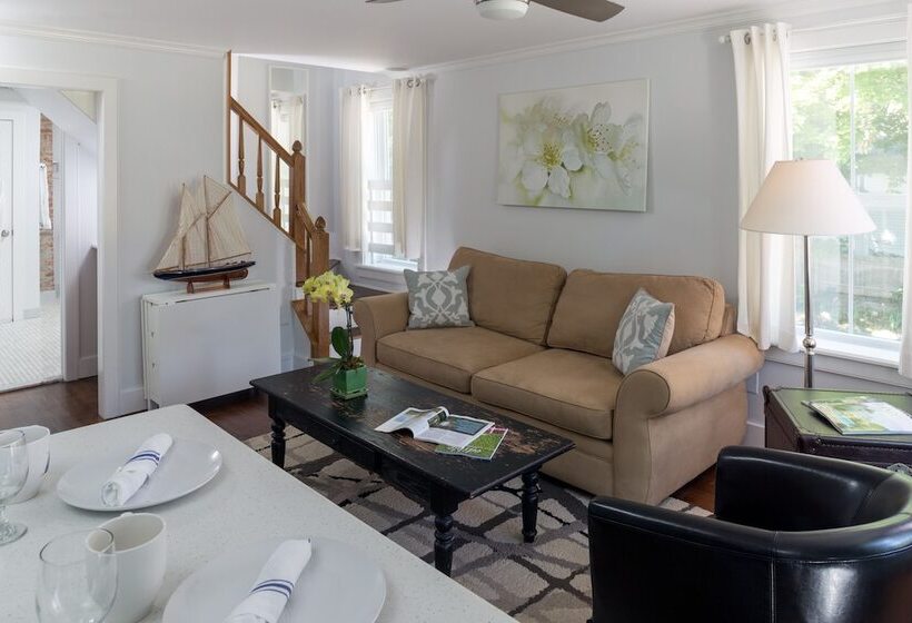 Aamiaismajoitus (B&B) West Neck Guesthouse