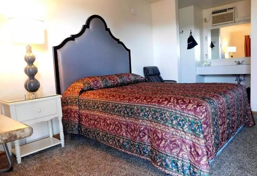 Capri Motel