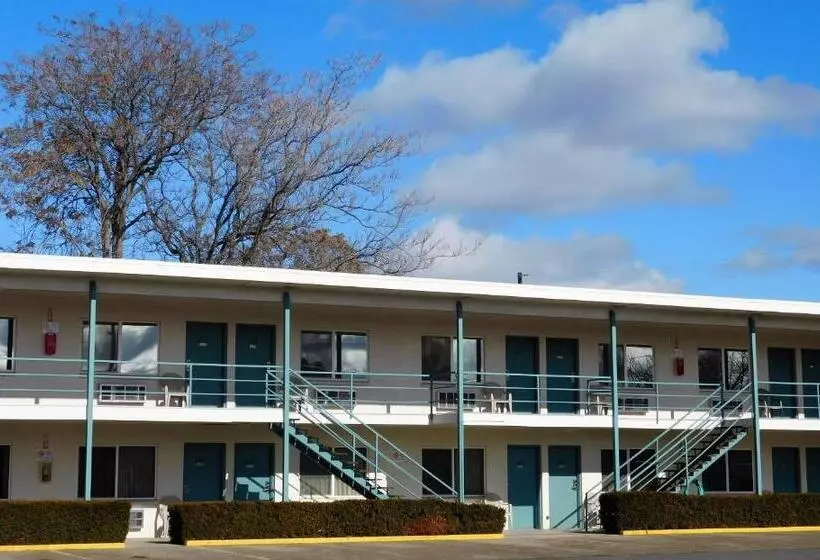 Capri Motel