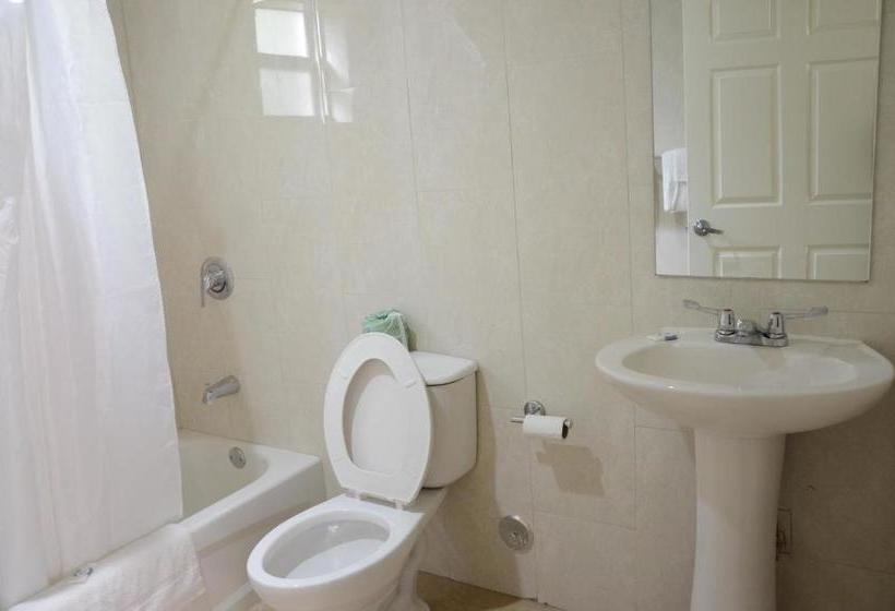 Carl's El Padre Motel